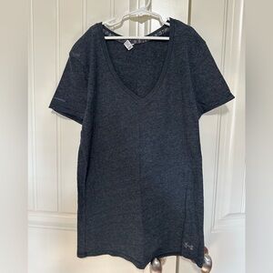 Women’s large under armor t-shirt